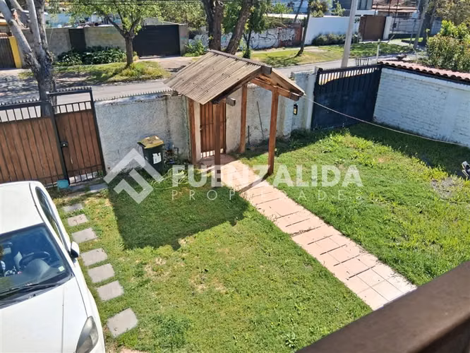 Casa en venta de 4 dorm. en La Reina
