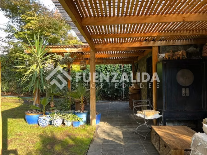 Casa en venta de 3 dorm. en La Reina