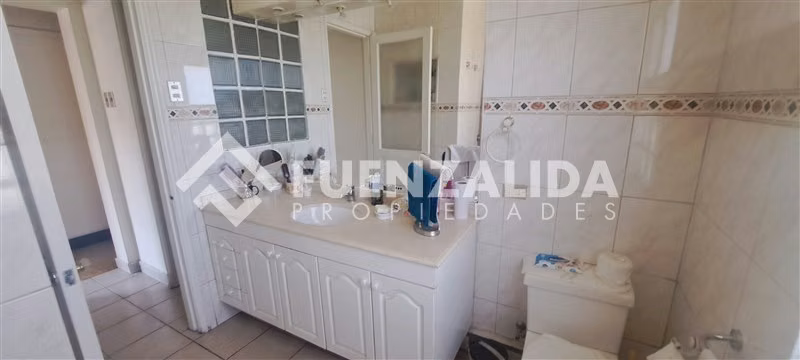 Sitio en venta en La Reina