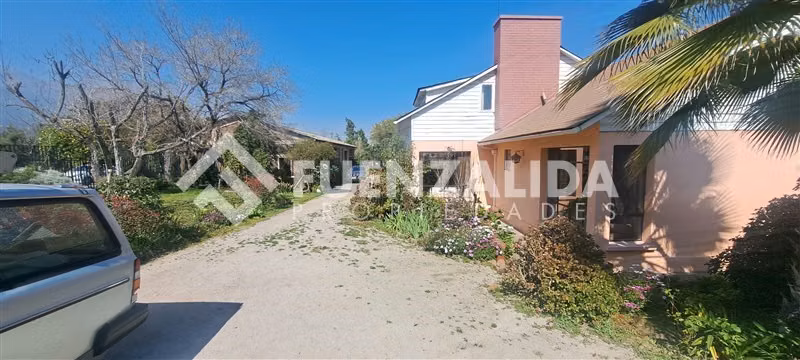 Sitio en venta en La Reina
