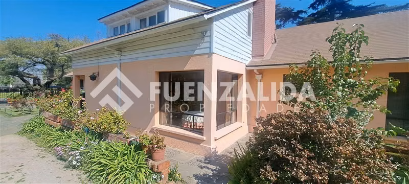 Sitio en venta en La Reina