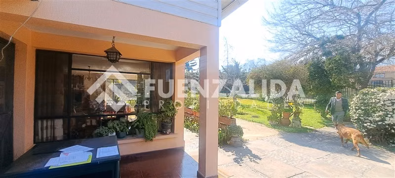 Sitio en venta en La Reina