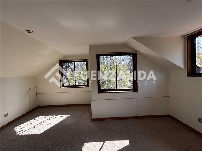 Casa en venta de 5 dorm. en La Reina