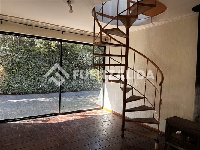Casa en venta de 5 dorm. en La Reina