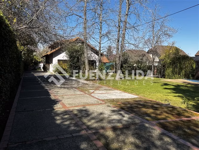 Casa en venta de 5 dorm. en La Reina
