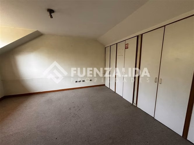 Casa en venta de 5 dorm. en La Reina