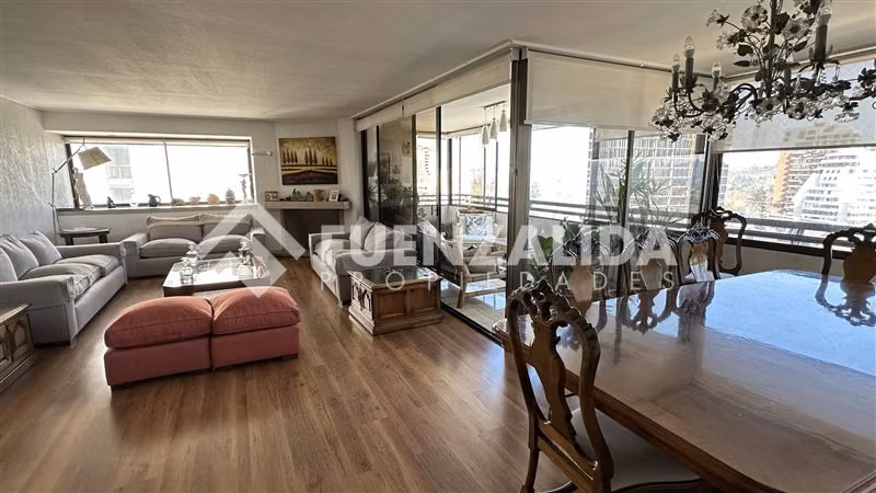 Departamento en venta de 3 dorm. en Vitacura