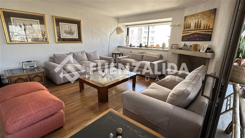 Departamento en venta de 3 dorm. en Vitacura