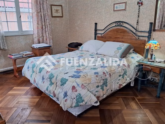 Chalet aislado en venta de 4 dorm. en Ñuñoa