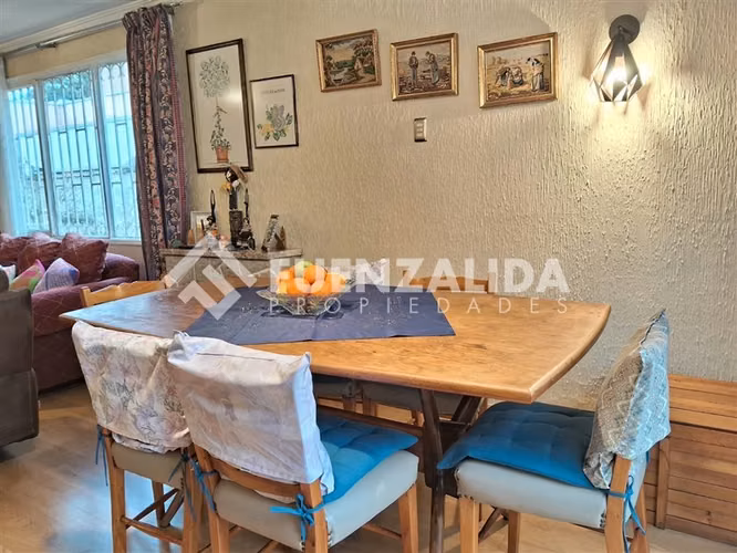 Chalet aislado en venta de 4 dorm. en Ñuñoa