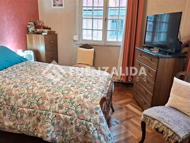 Chalet aislado en venta de 4 dorm. en Ñuñoa