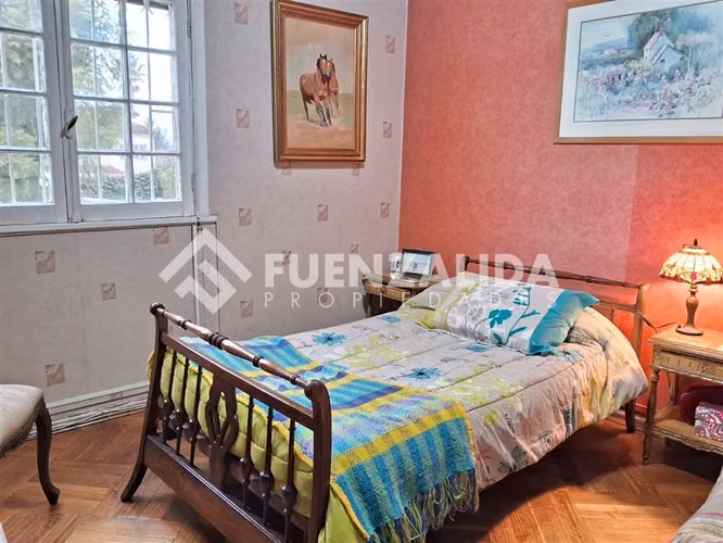 Chalet aislado en venta de 4 dorm. en Ñuñoa