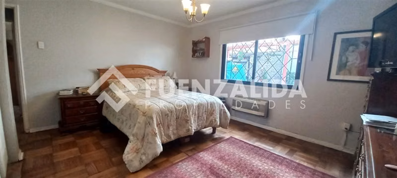 Casa en venta de 6 dorm. en La Reina
