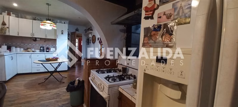Casa en venta de 6 dorm. en La Reina