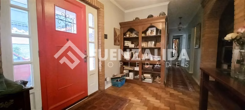 Casa en venta de 6 dorm. en La Reina