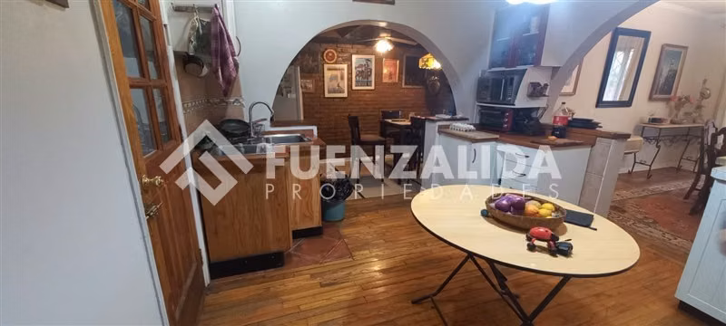 Casa en venta de 6 dorm. en La Reina