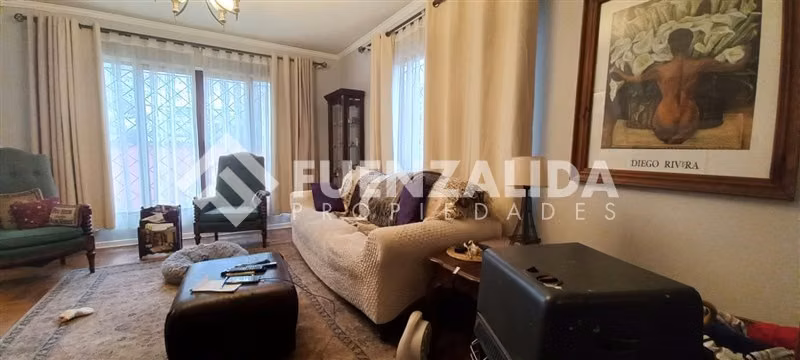 Casa en venta de 6 dorm. en La Reina