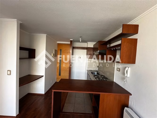 Depto en arriendo de 2 dorm. con estacionamiento en Santiago