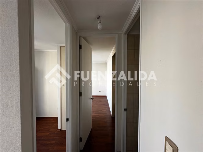 Depto en arriendo de 2 dorm. con estacionamiento en Santiago