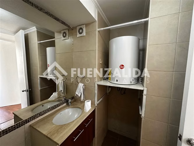 Depto en arriendo de 2 dorm. con estacionamiento en Santiago