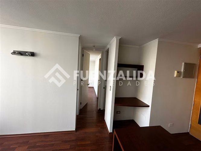 Depto en arriendo de 2 dorm. con estacionamiento en Santiago