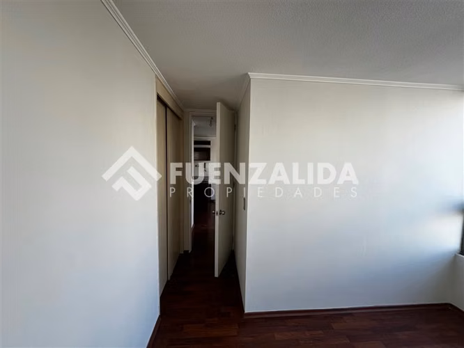 Depto en arriendo de 2 dorm. con estacionamiento en Santiago