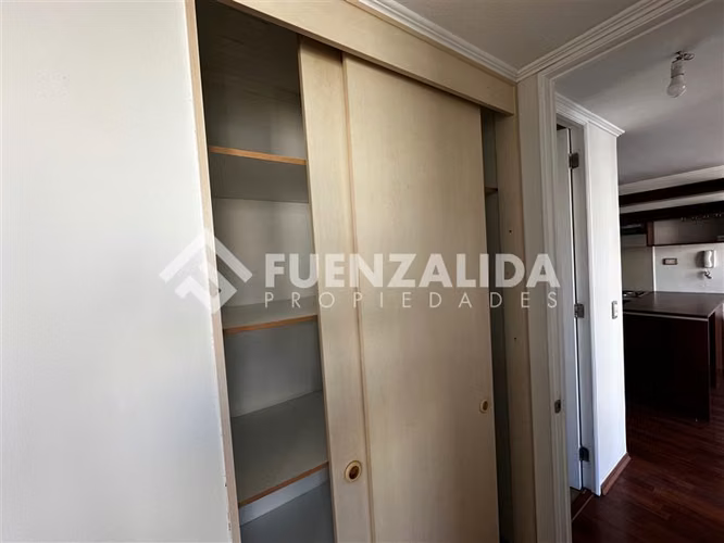 Depto en arriendo de 2 dorm. con estacionamiento en Santiago