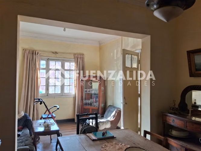 Casa fachada continua en Zona Típica de 3 dorm. en Ñuñoa