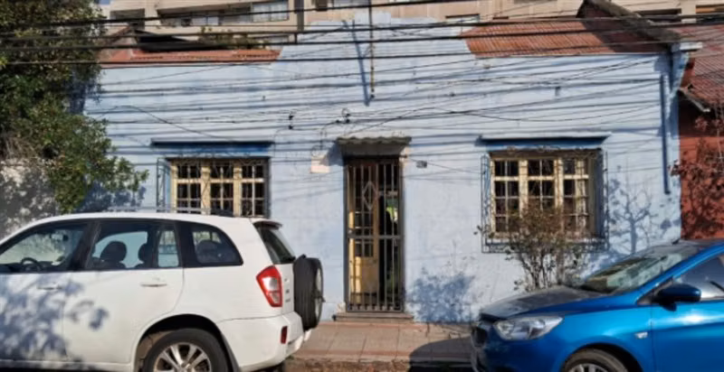 Casa fachada continua en Zona Típica de 3 dorm. en Ñuñoa