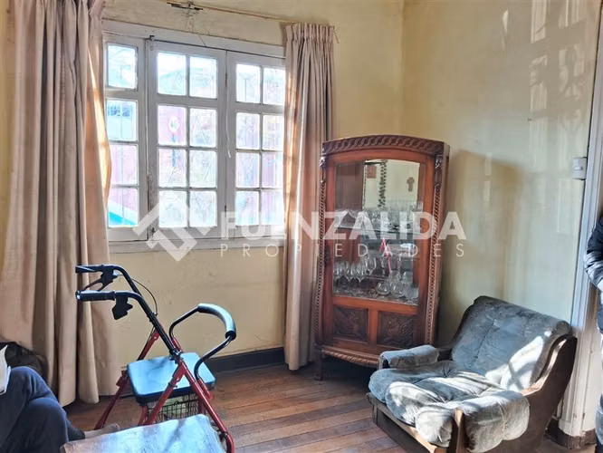 Casa fachada continua en Zona Típica de 3 dorm. en Ñuñoa