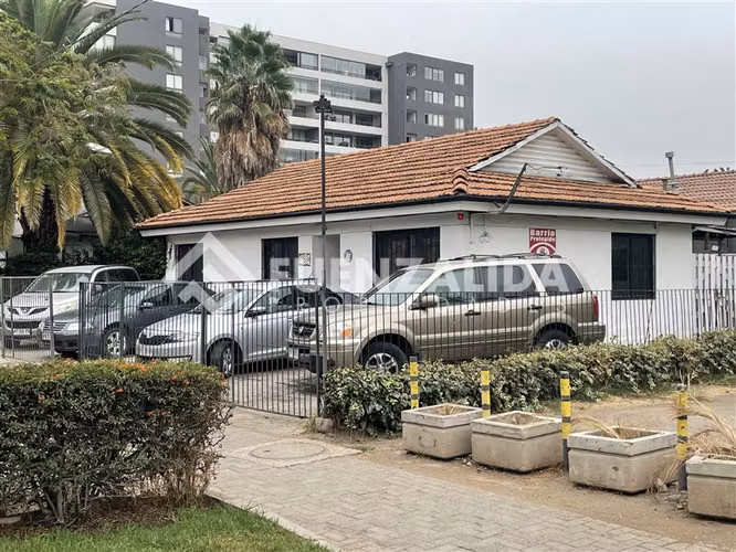 Oportunidad Local Comercial Punto estratégico en Av. Ossa
