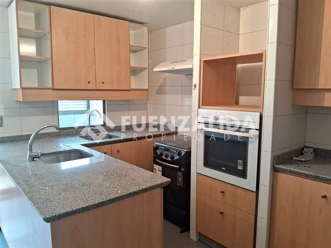 Gran departamento en venta de 4 dorm. en Recoleta
