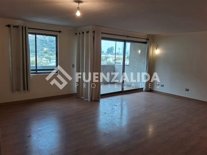 Gran departamento en venta de 4 dorm. en Recoleta