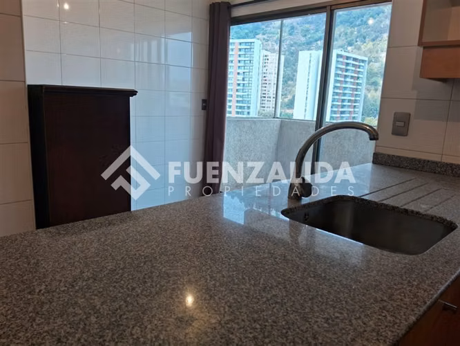 Gran departamento en venta de 4 dorm. en Recoleta