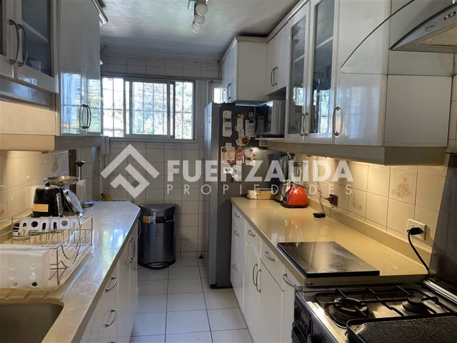 Casa tipo Chalet con 5 dormitorios en La Reina