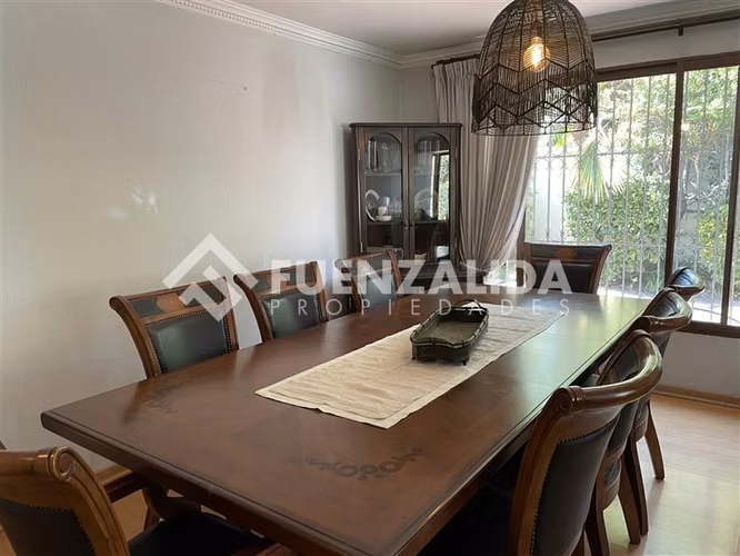 Casa tipo Chalet con 5 dormitorios en La Reina