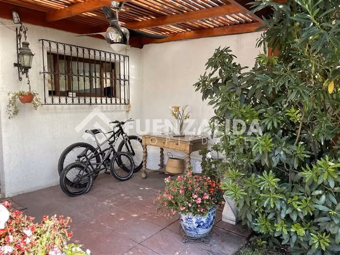 Casa tipo Chalet con 5 dormitorios en La Reina