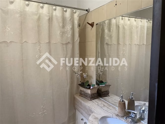 Casa tipo Chalet con 5 dormitorios en La Reina