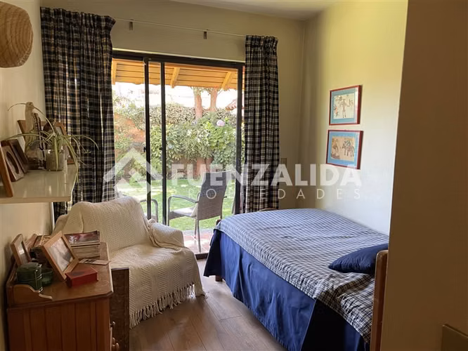 Casa en San Carlos Apoquindo 5 dorm. 4 baños en Las Condes