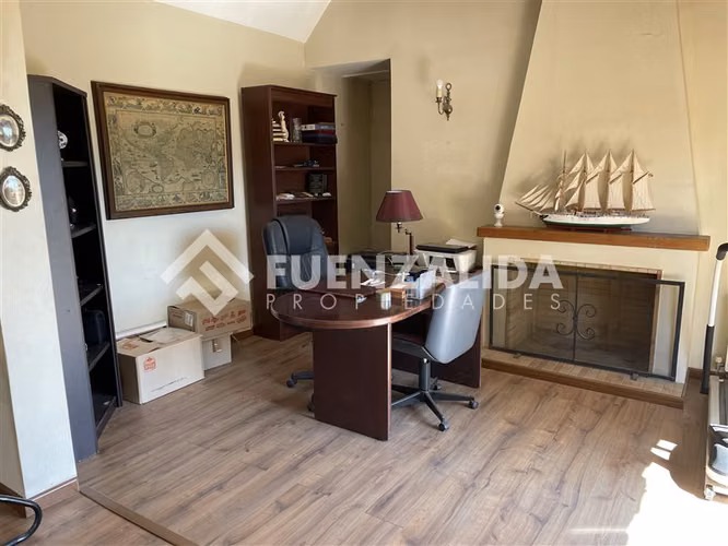 Casa en San Carlos Apoquindo 5 dorm. 4 baños en Las Condes