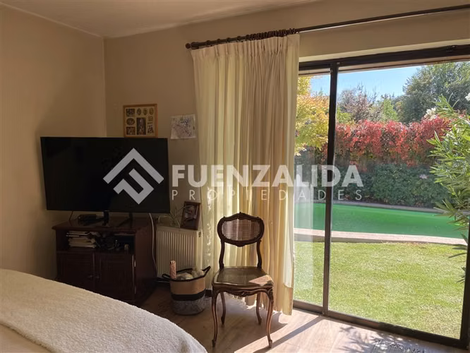 Casa en San Carlos Apoquindo 5 dorm. 4 baños en Las Condes