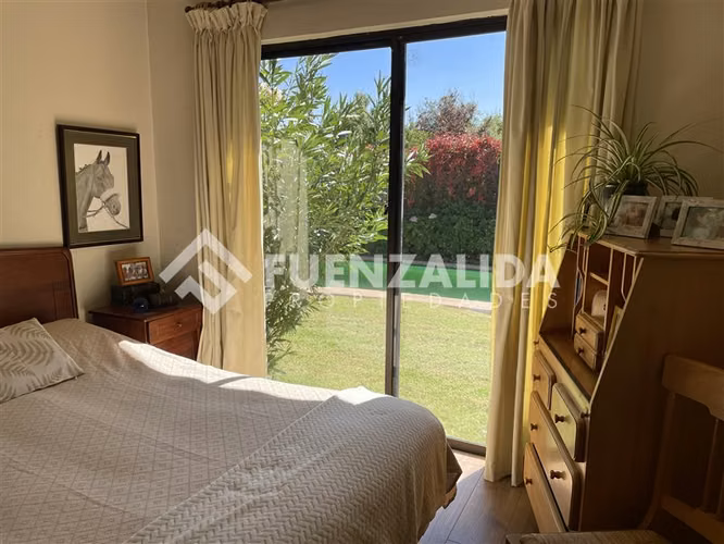 Casa en San Carlos Apoquindo 5 dorm. 4 baños en Las Condes