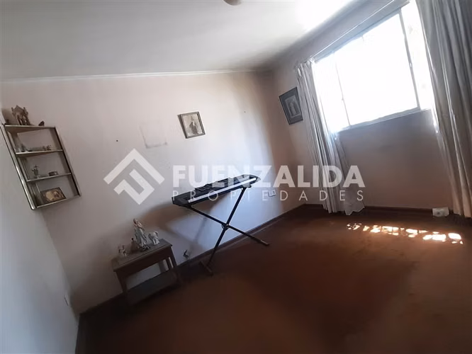 Casa en venta de 5 dorm. en Ñuñoa