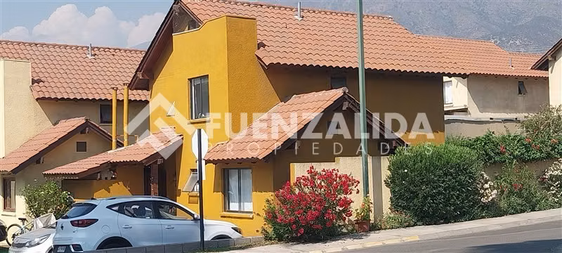 Casa en venta de 4 dorm. en Peñalolén