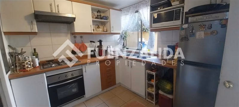 Casa en venta de 4 dorm. en Peñalolén