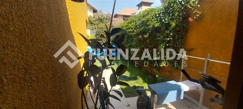 Casa en venta de 4 dorm. en Peñalolén