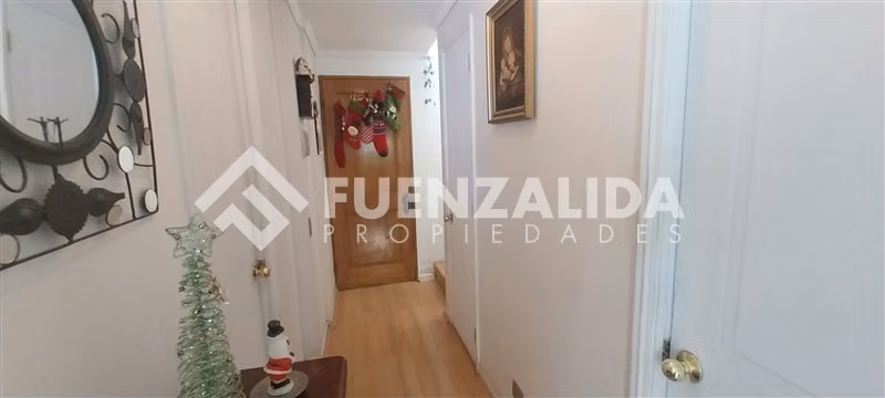 Casa en venta de 4 dorm. en Peñalolén