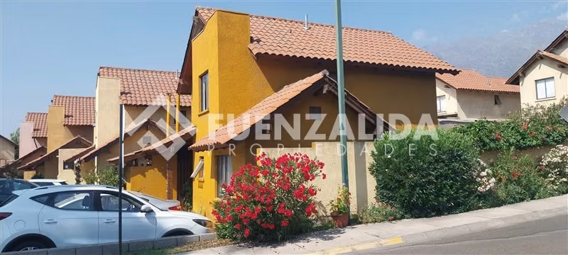 Casa en venta de 4 dorm. en Peñalolén