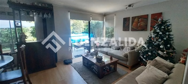 Casa en venta de 4 dorm. en Peñalolén