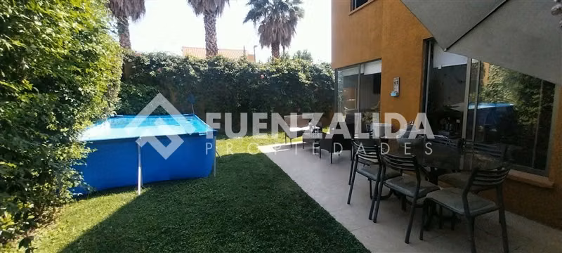 Casa en venta de 4 dorm. en Peñalolén